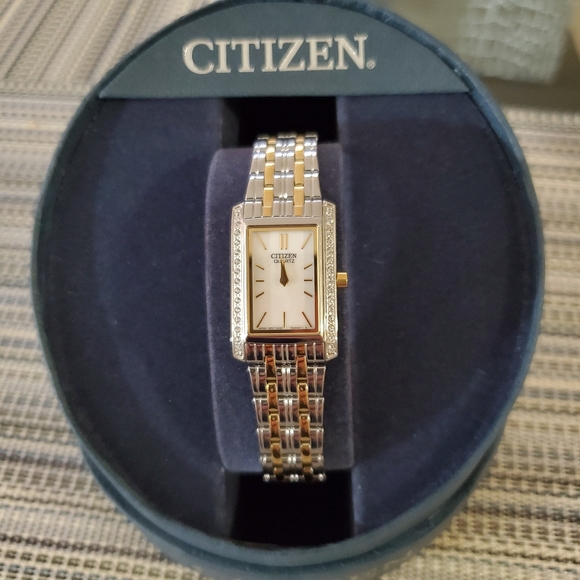 Citizen Accessories - Citizen Quartz watch